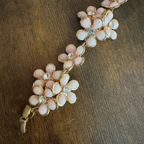Vintage Daisy Cluster Rhinestone Center Bracelet Light Pink - Picture 4 of 8